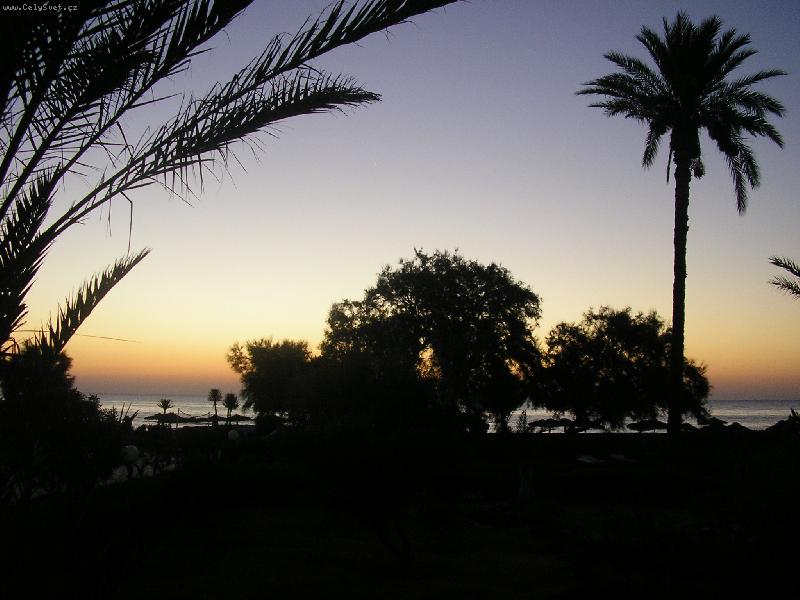 Foto: Noc jde sp�t....